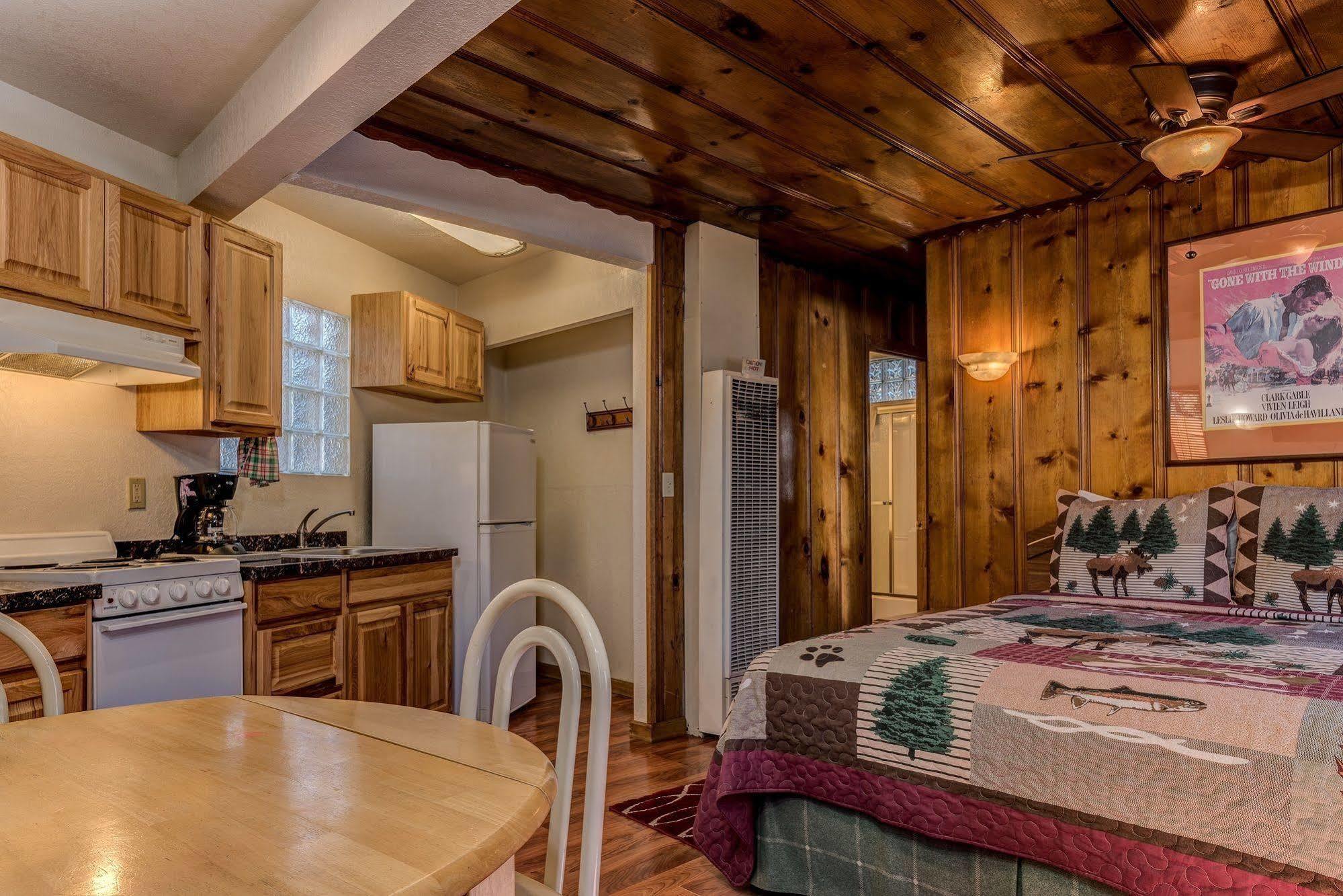 סטייטליין Doc'S Cottages South Lake Tahoe מראה חיצוני תמונה